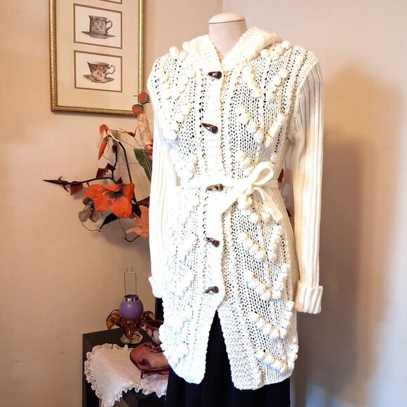 NWT Woman's White Hooded Cardigan Coat Knit Lightweight Warm & Elegant Outerwear - Picture 3 of 9